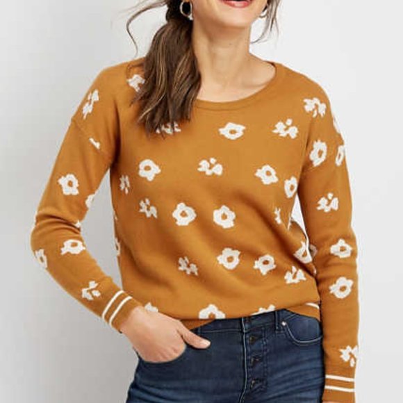 Maurices Sweaters - SALE‼️🏷 Scoop Neck Floral Pullover